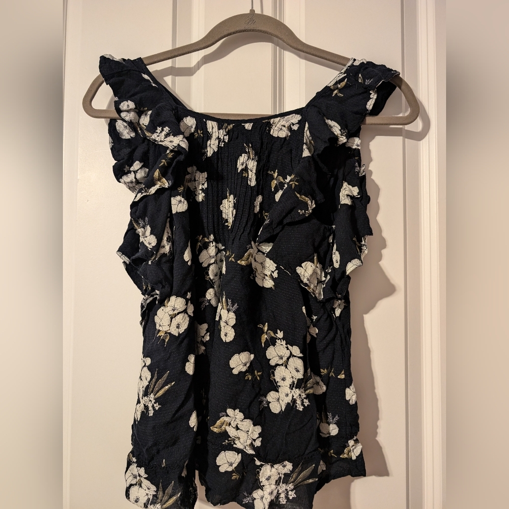 Abercrombie & Fitch size s top flowered